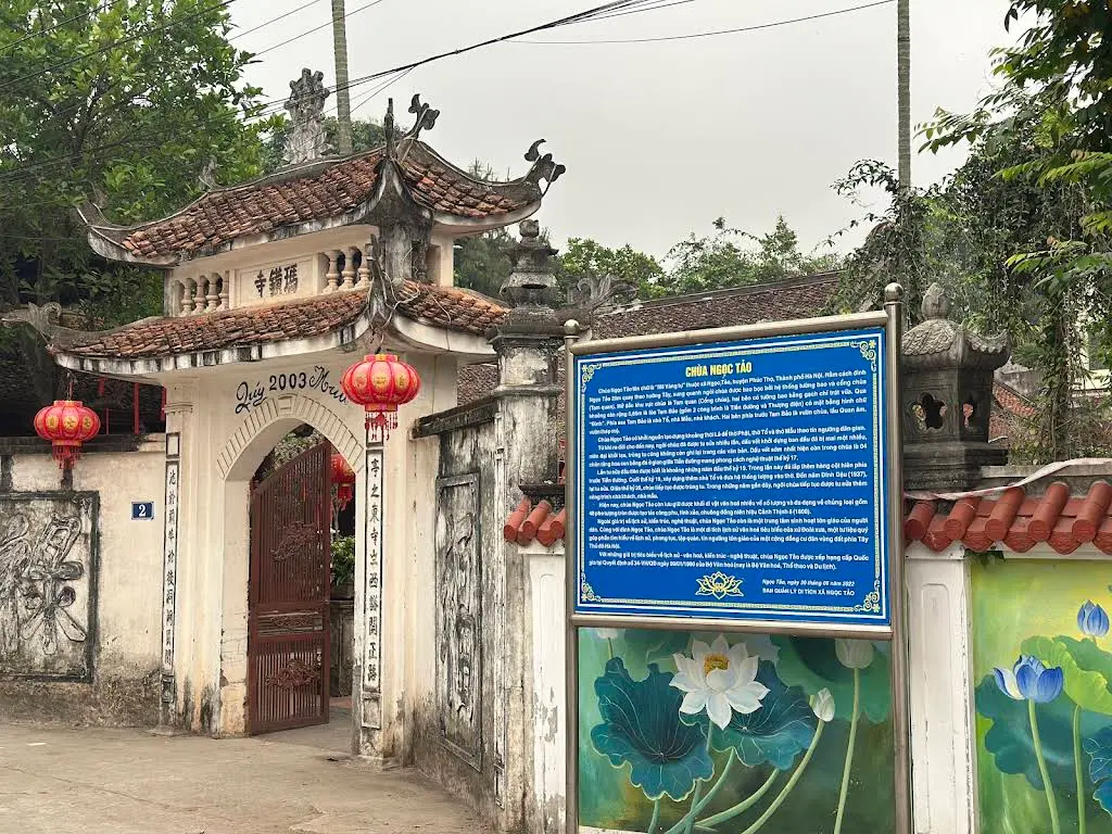 Cổng Chùa Ngọc Tảo