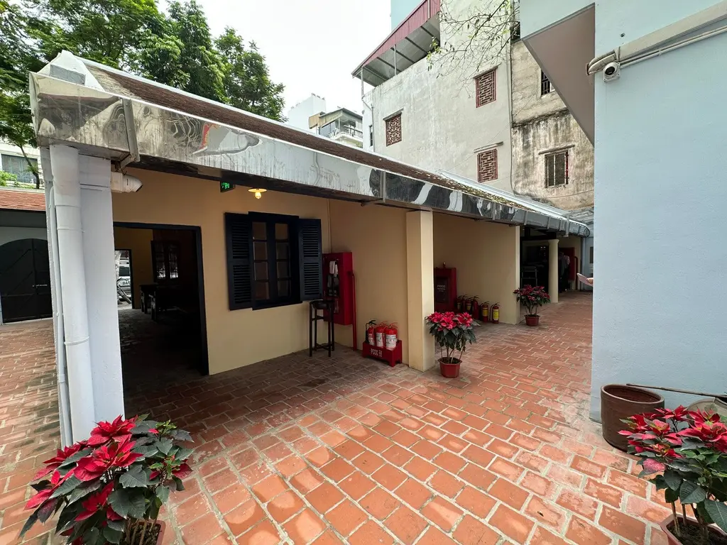 Không gian phía sau di tích Ngôi nhà số 5D Hàm Long