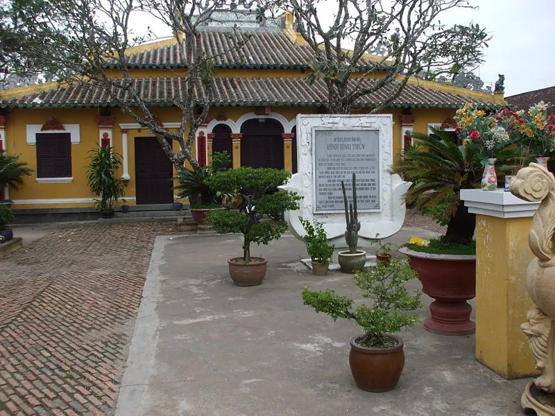 Quang cảnh tại Đình Bình Thủy