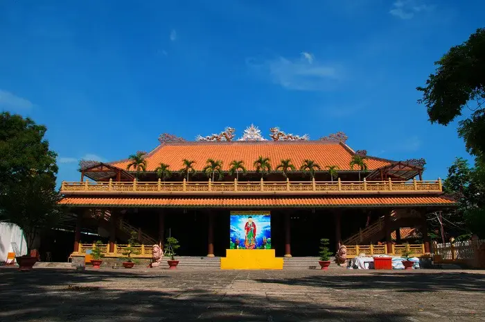 Chính điện Chùa Giác Lâm