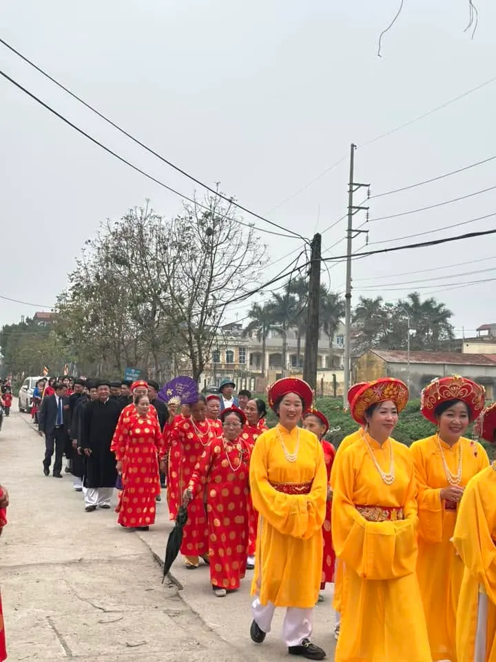 Đoàn rước Hội đình Thanh Lương