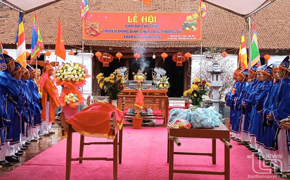 Khai đài cầu phúc tại Lễ hội Đình Phương Độ