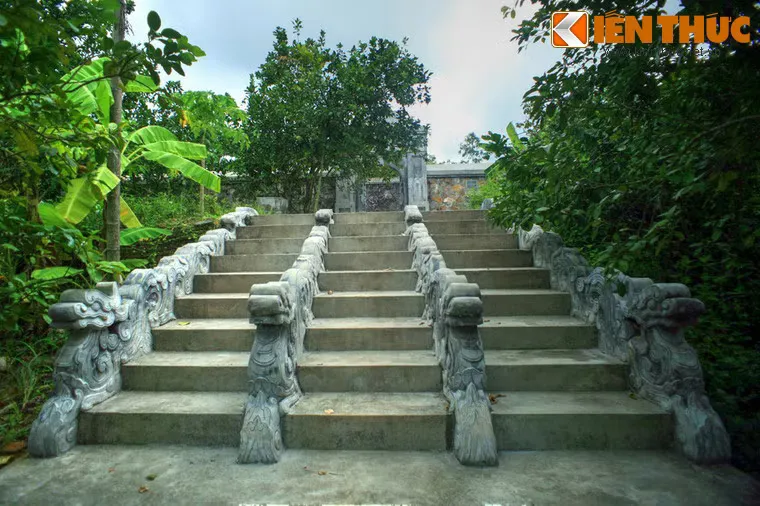 Lối lên Lăng Trường Mậu