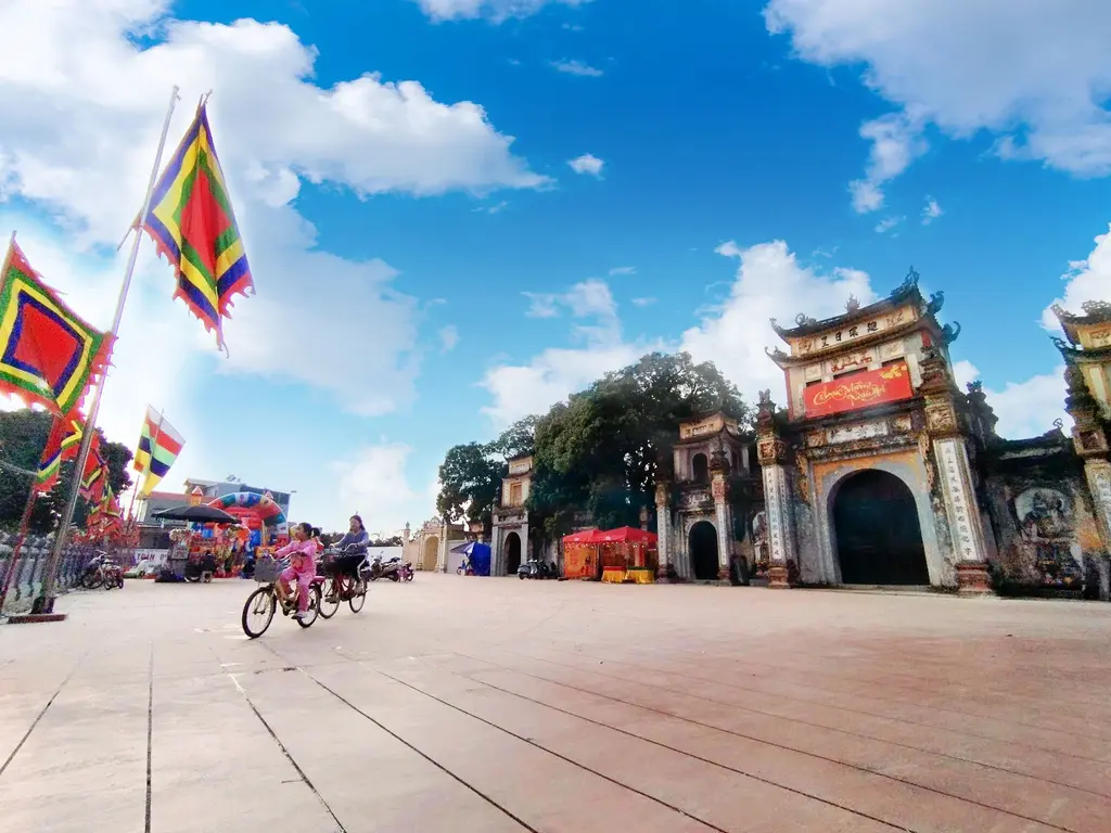 Cổng chùa Bình Vọng