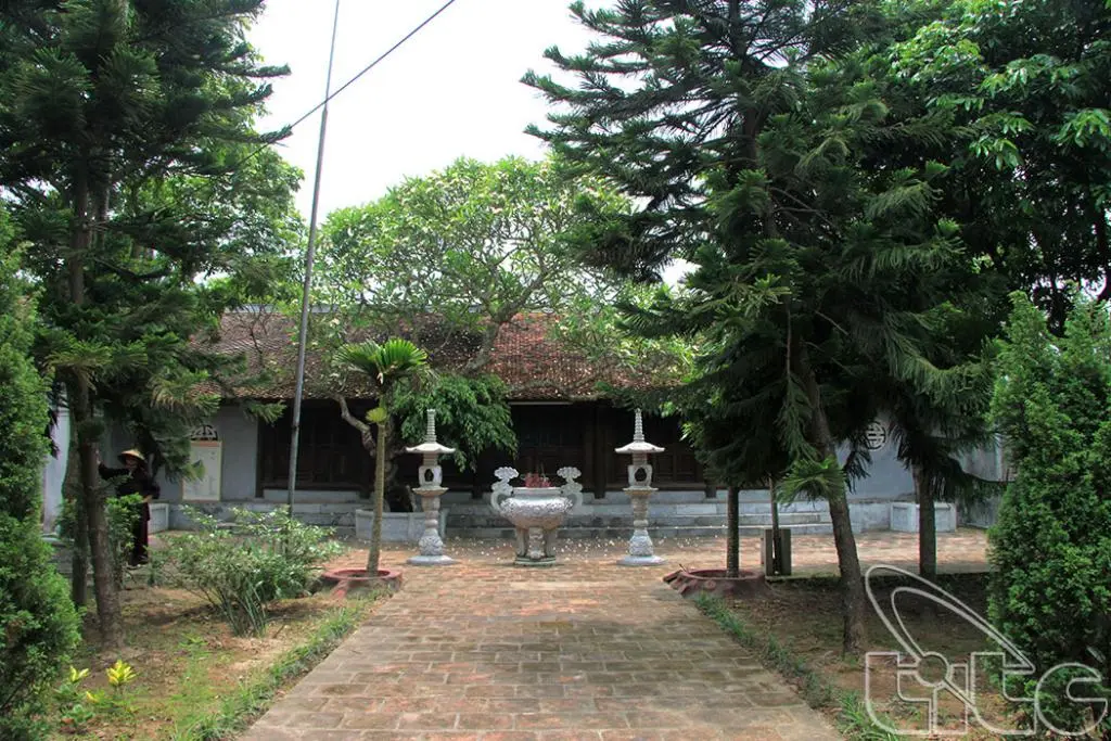 Khuôn viên Chùa Nễ Châu