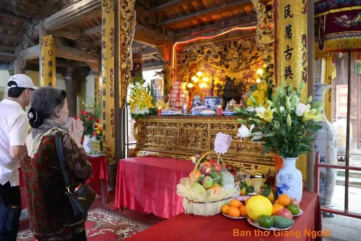 Cảnh quan bên trong di tích Miếu Bản Thổ