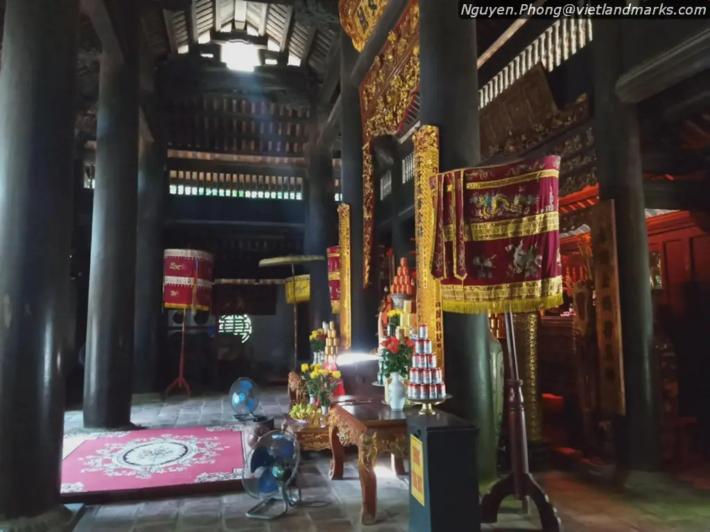 Không gian bên trong Khu Di Tích Đền Bà Triệu