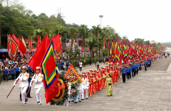 Đoàn rước Lễ hội Giỗ Tổ Hùng Vương