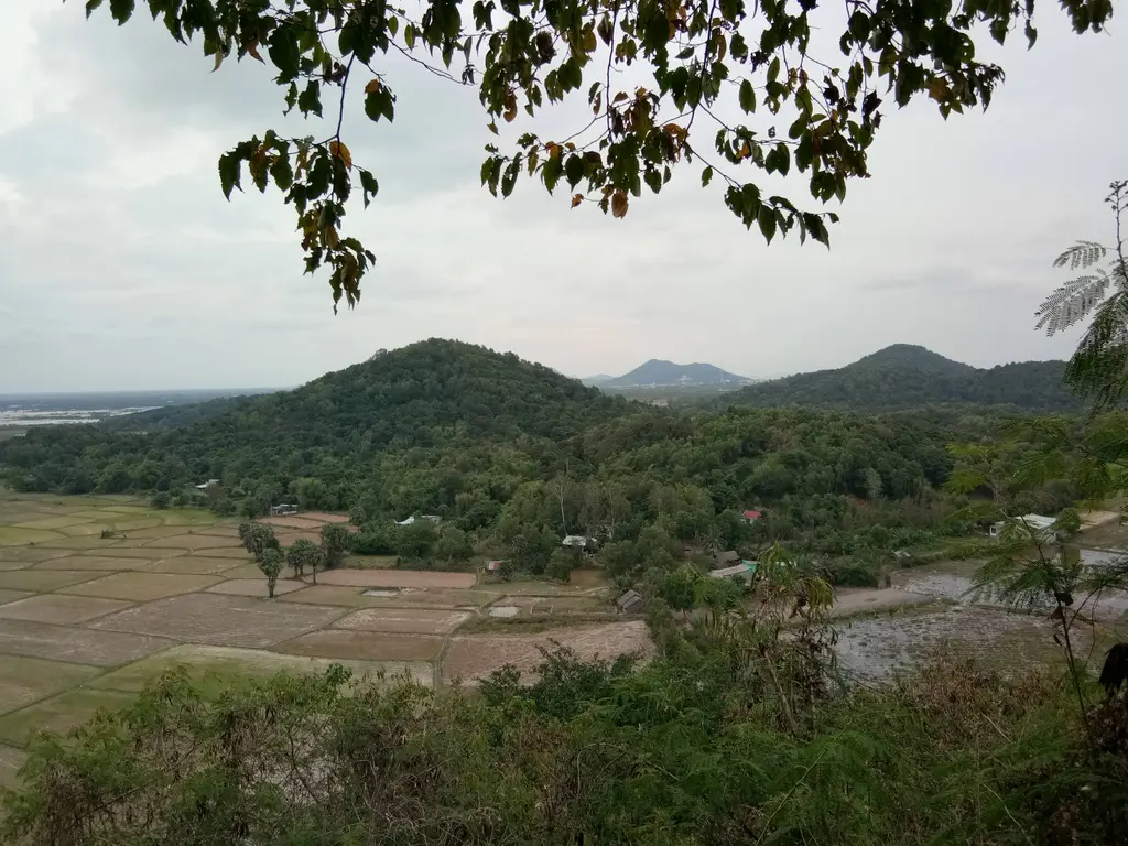 Cảnh quan di tích danh thắng Núi Đá Dựng