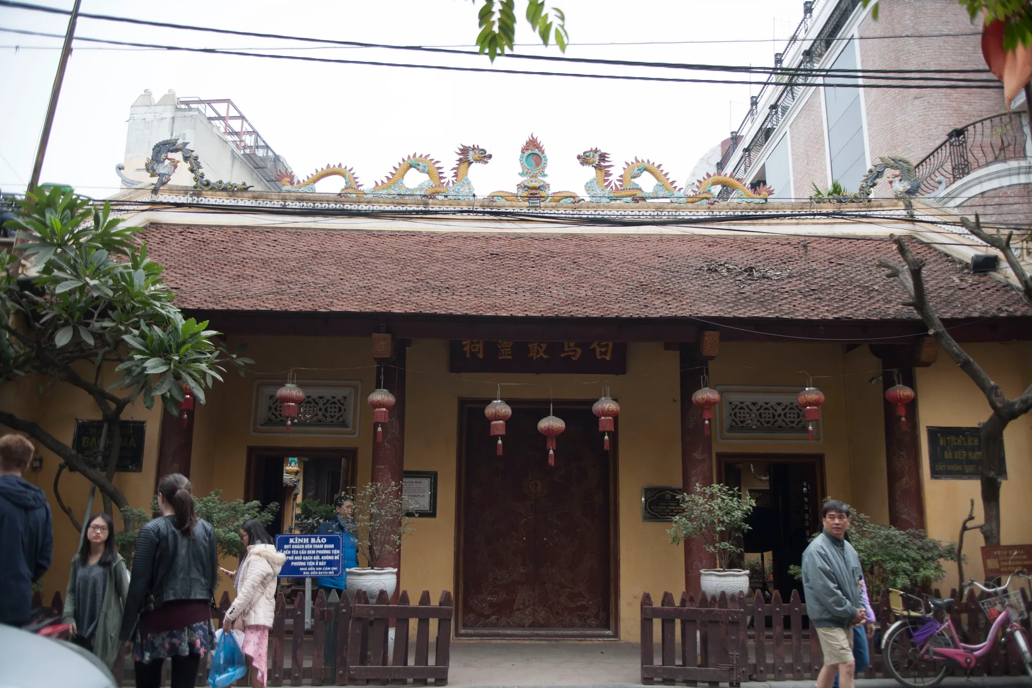 Cảnh quan di tích Đền Bạch Mã