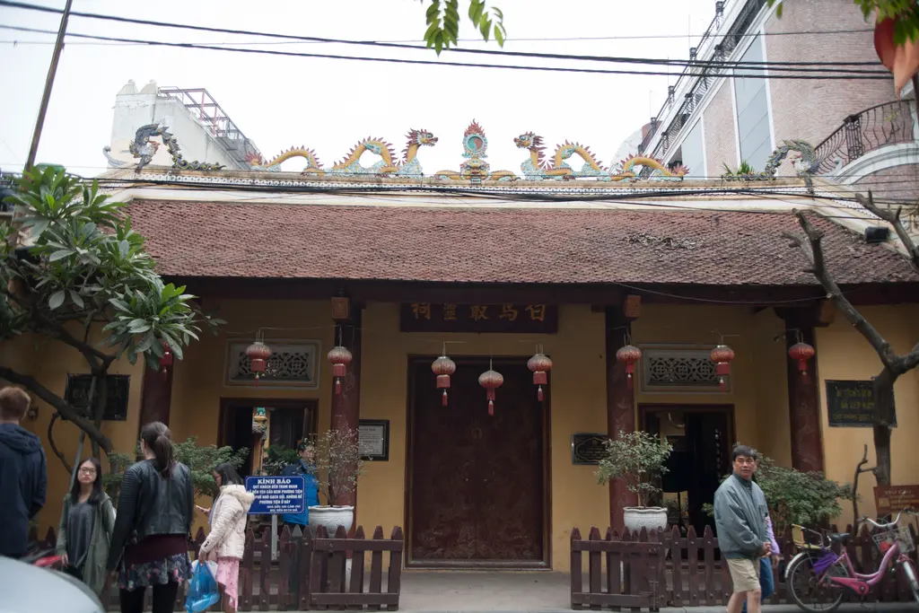 Cảnh quan di tích Đền Bạch Mã