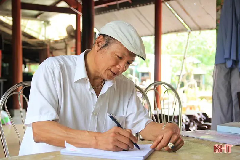 “Người lính trên mặt trận văn hóa còn sức là còn phục vụ” - Nghệ nhân ưu tú Hoàng Bá Ngọc