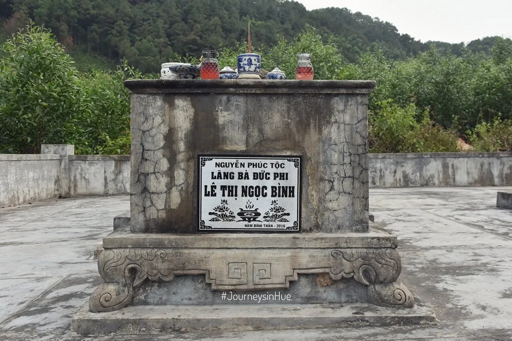 Cận cảnh Lăng mộ Đức Phi Lê Ngọc Bình