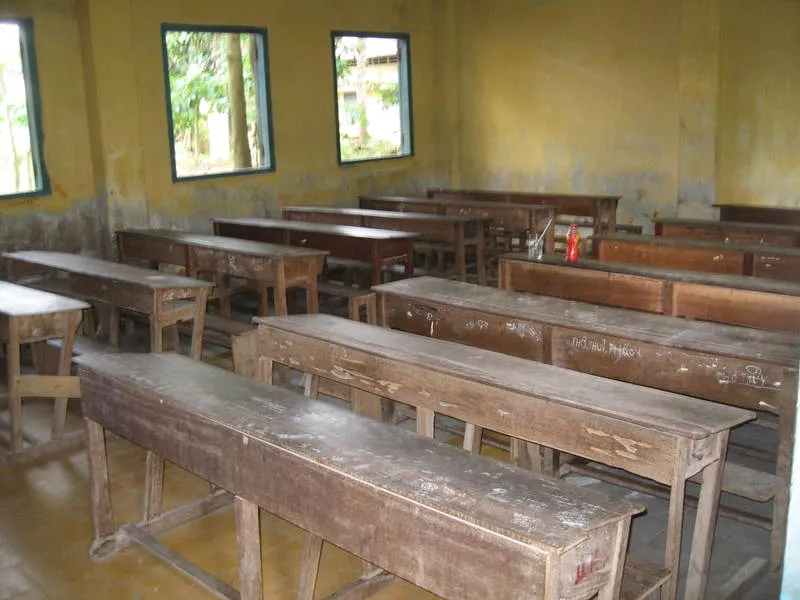 Lớp học bên trong Chùa Kom Pong