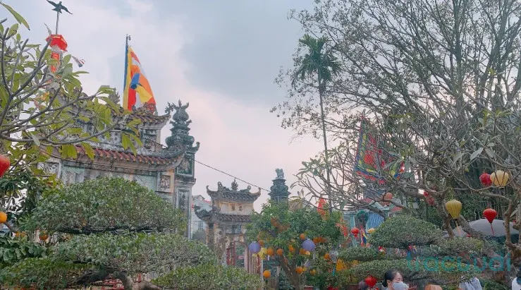 Cảnh quan Chùa Triều Khúc