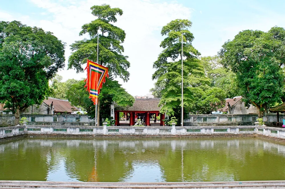 Hồ Thiên Quang tại Văn Miếu - Quốc Tử Giám