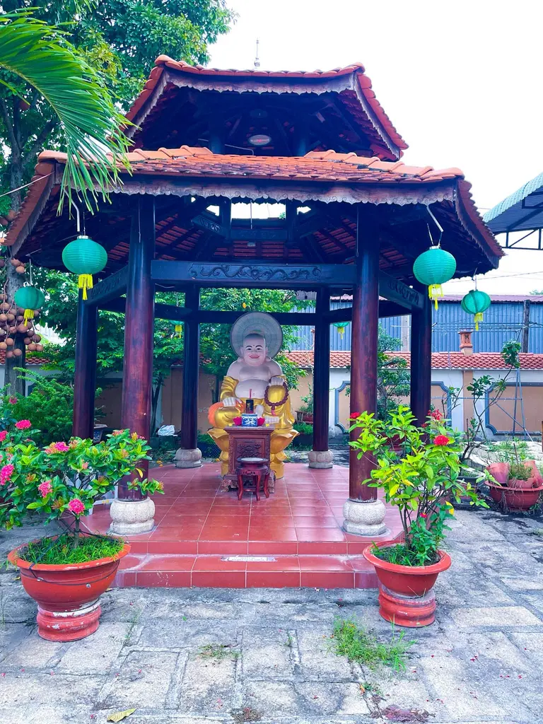 Tượng Phật Di Lặc tại Chùa Từ Huệ