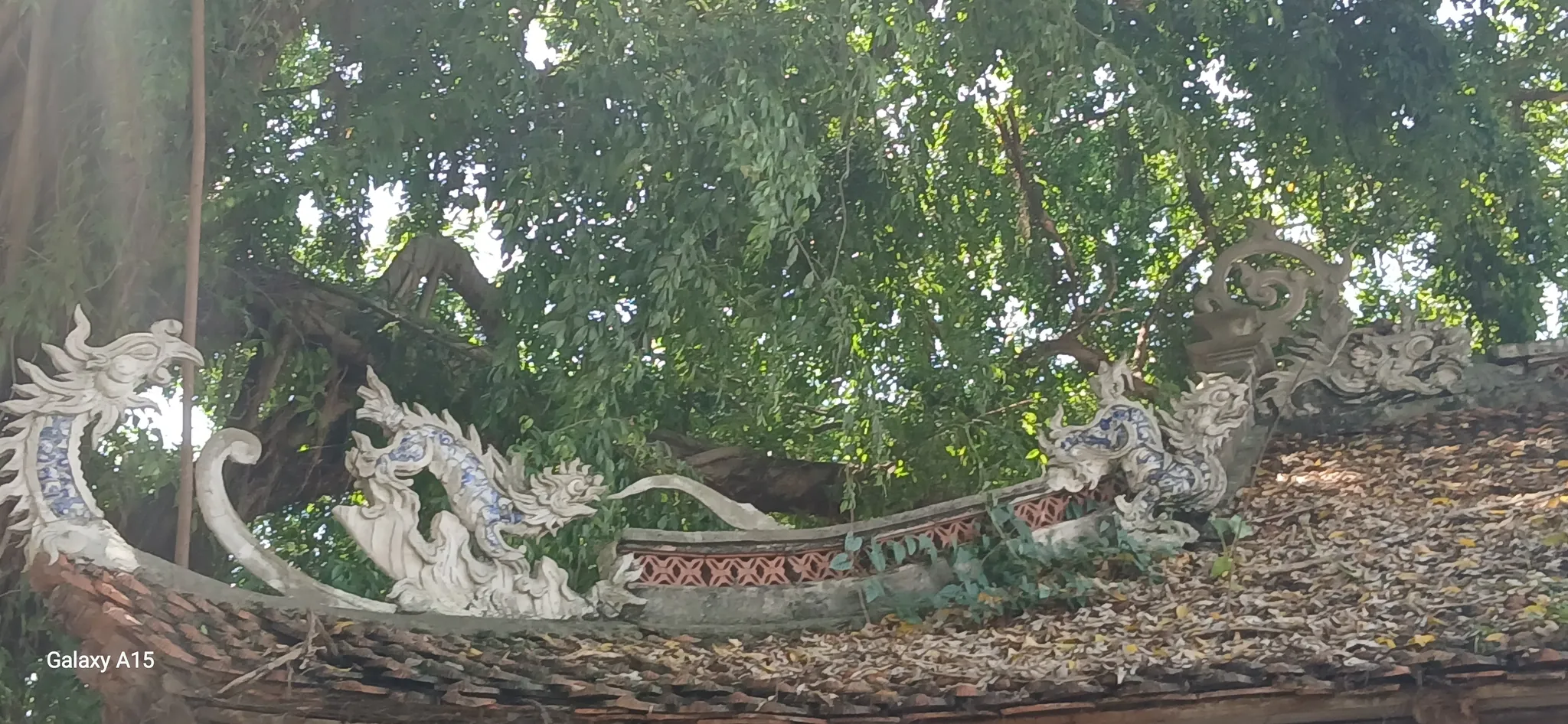 Mái đao chùa Cảnh Linh