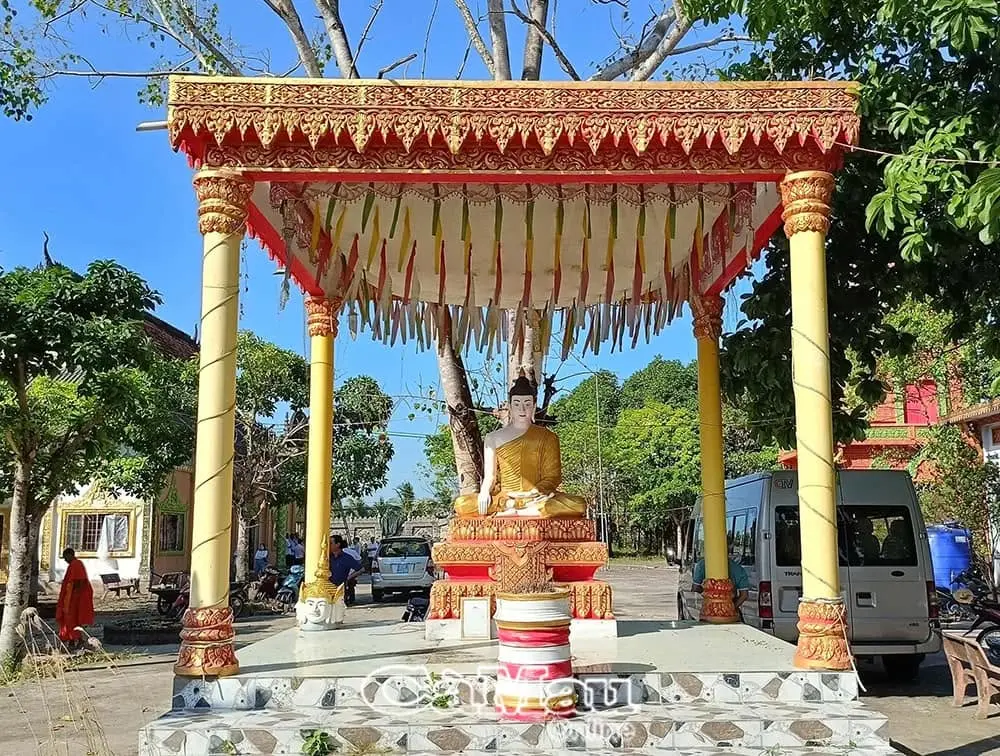 Tượng Phật tại Chùa Cao Dân