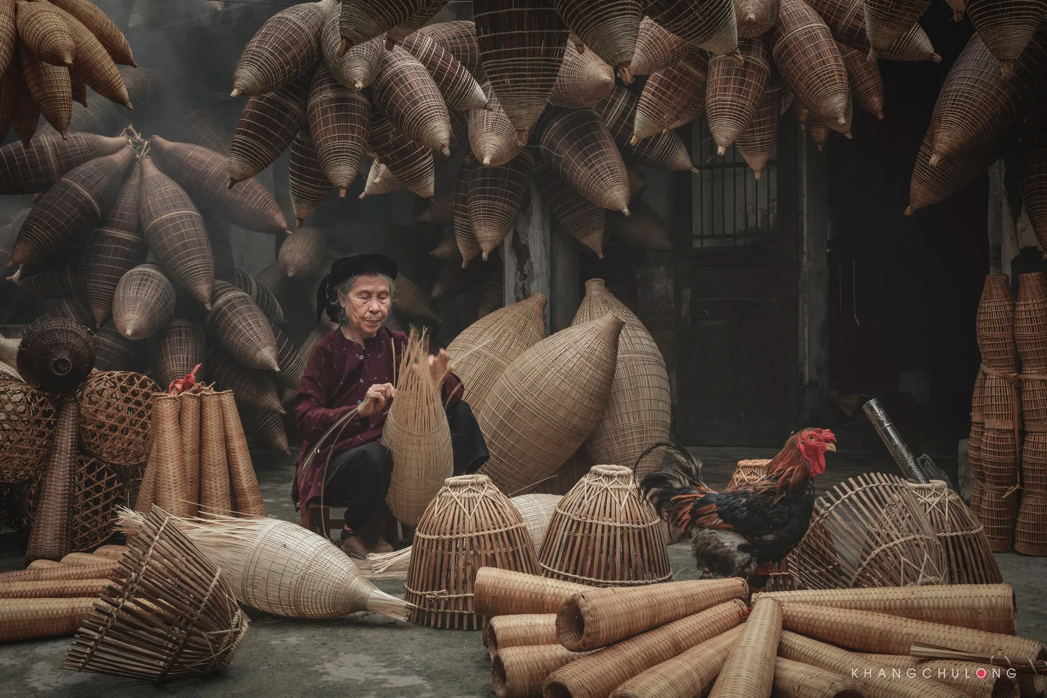 Công việc đan đó hàng ngày của người dân làng nghề Thủ Sỹ