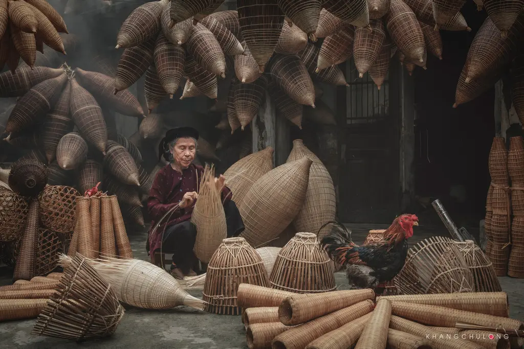 Công việc đan đó hàng ngày của người dân làng nghề Thủ Sỹ