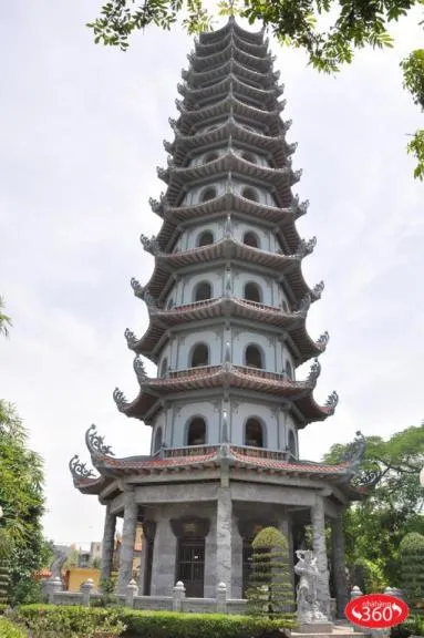 Tháp Báo Ân tại Chùa Bằng