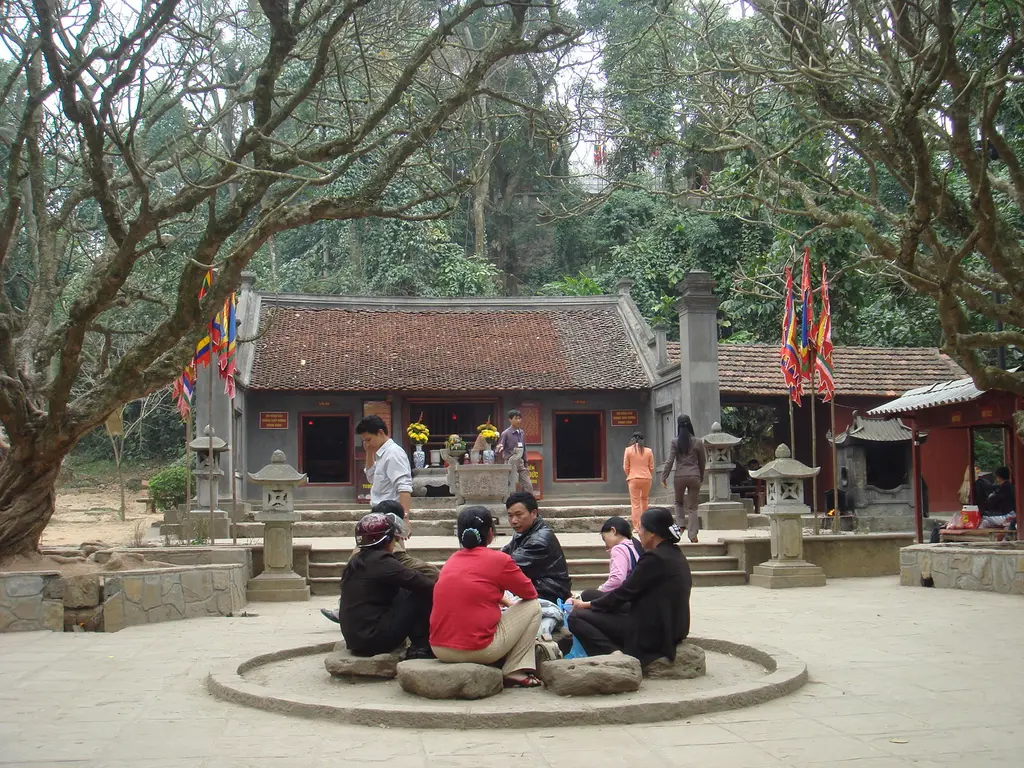 Không gian cảnh quan đền Trung khu Di tích đền Hùng
