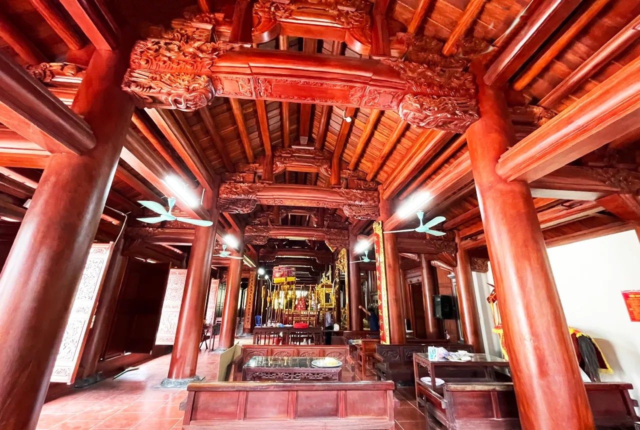 Tòa Đại đình trong Đình Hạ Giang