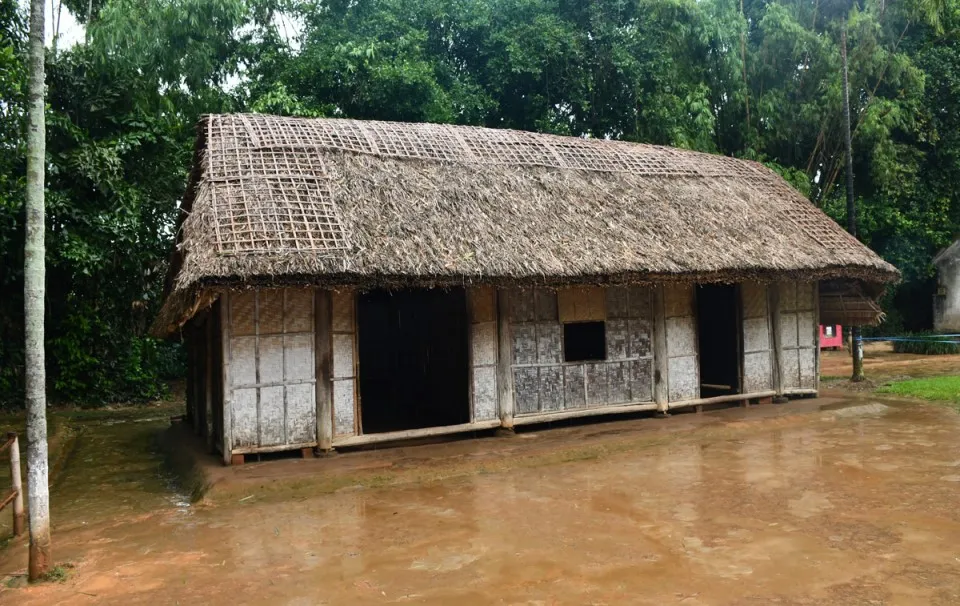 Ngôi nhà này là nơi Chủ tịch Hồ Chí Minh ra đời và gắn bó những năm tháng tuổi thơ