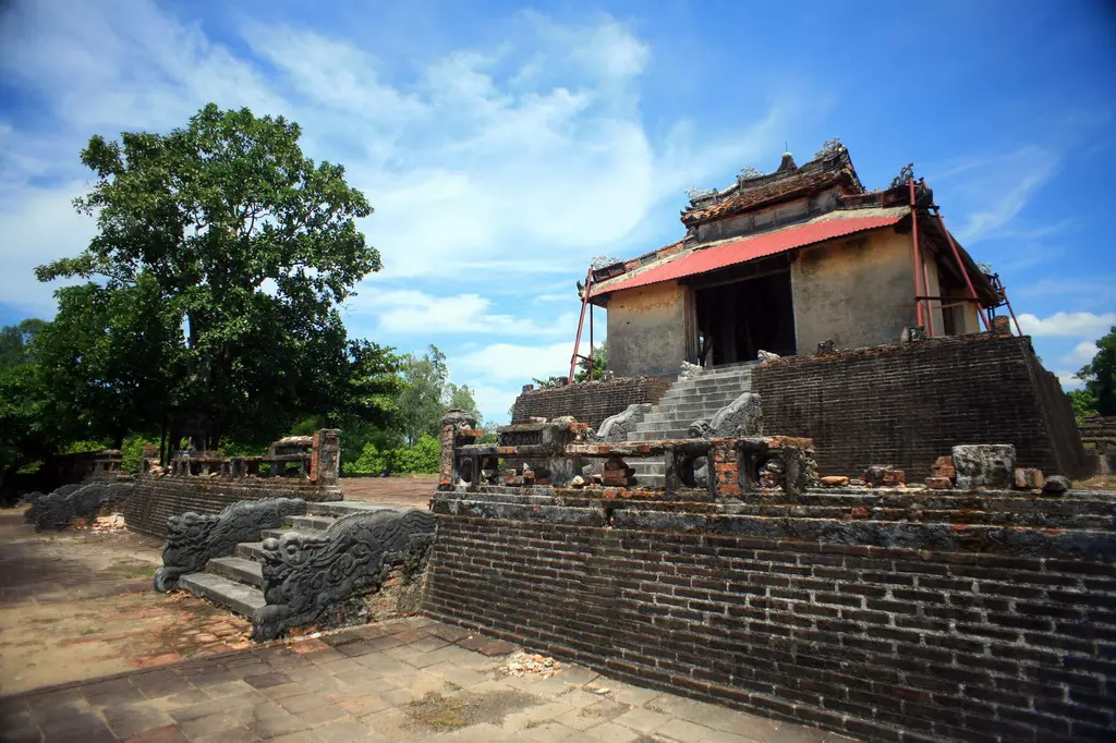 Cảnh quan Lăng Thiệu Trị (Huế)