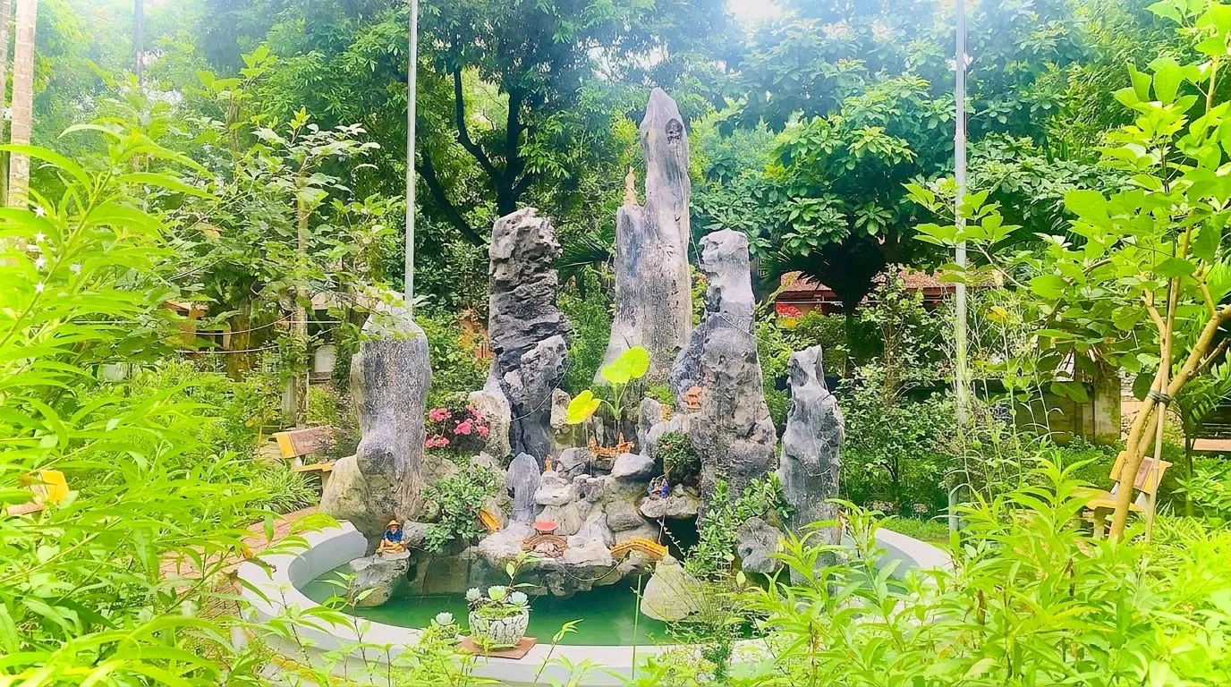 Cảnh quan di tích Chùa Hoàng Trung