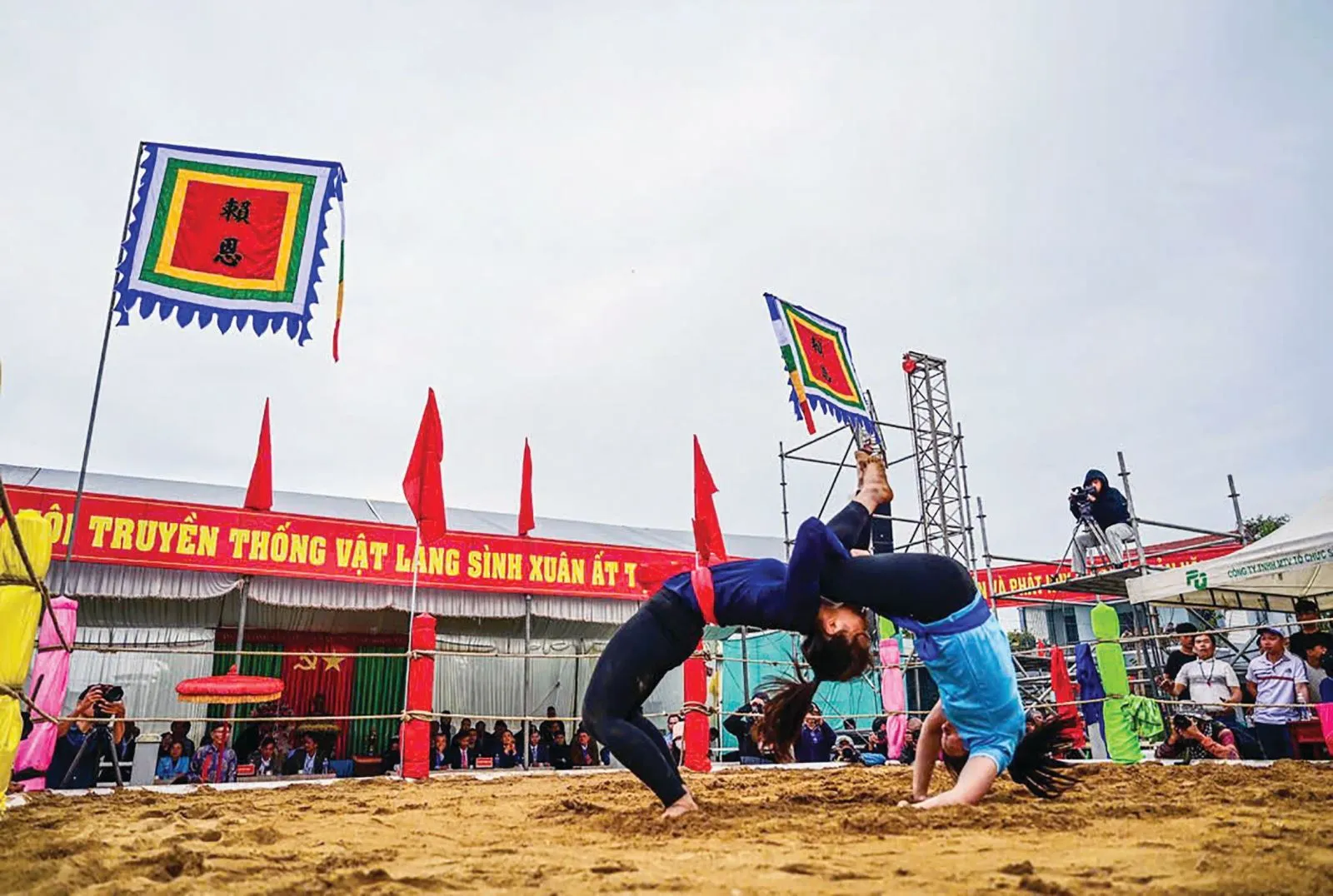 Hội Vật làng Sình