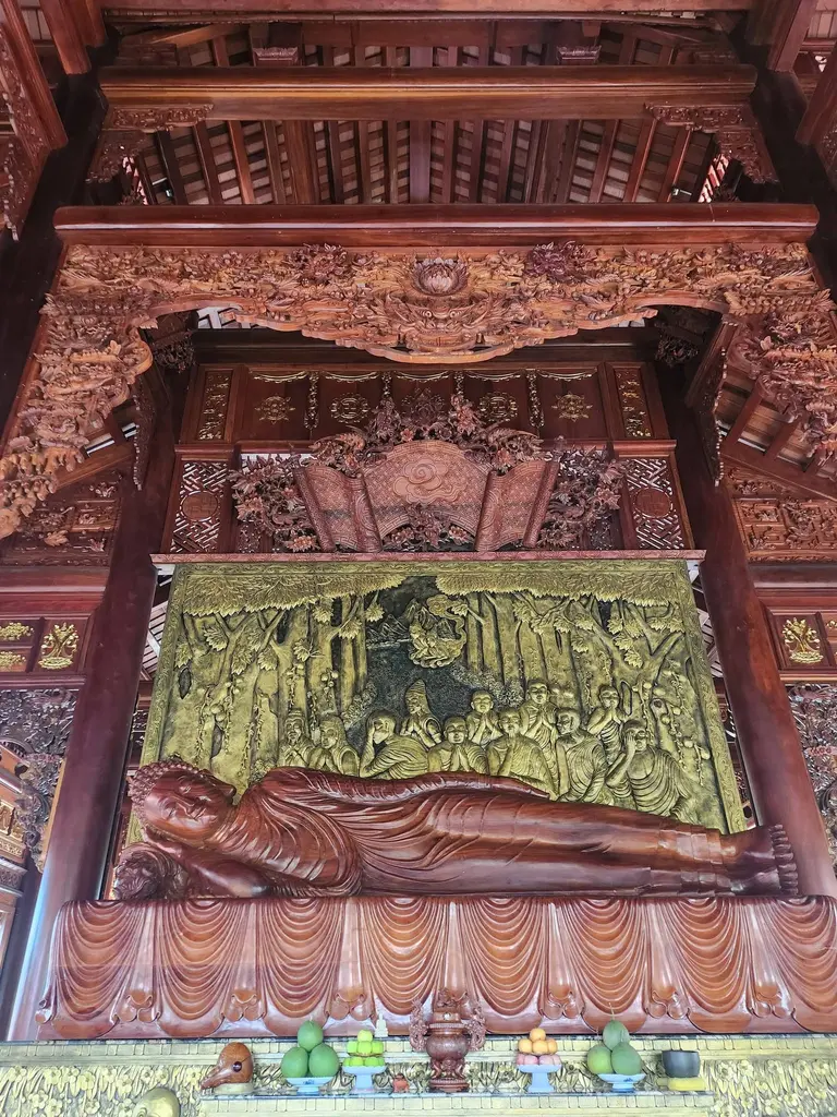 Chạm khắc bên trong Chùa Phổ Giác