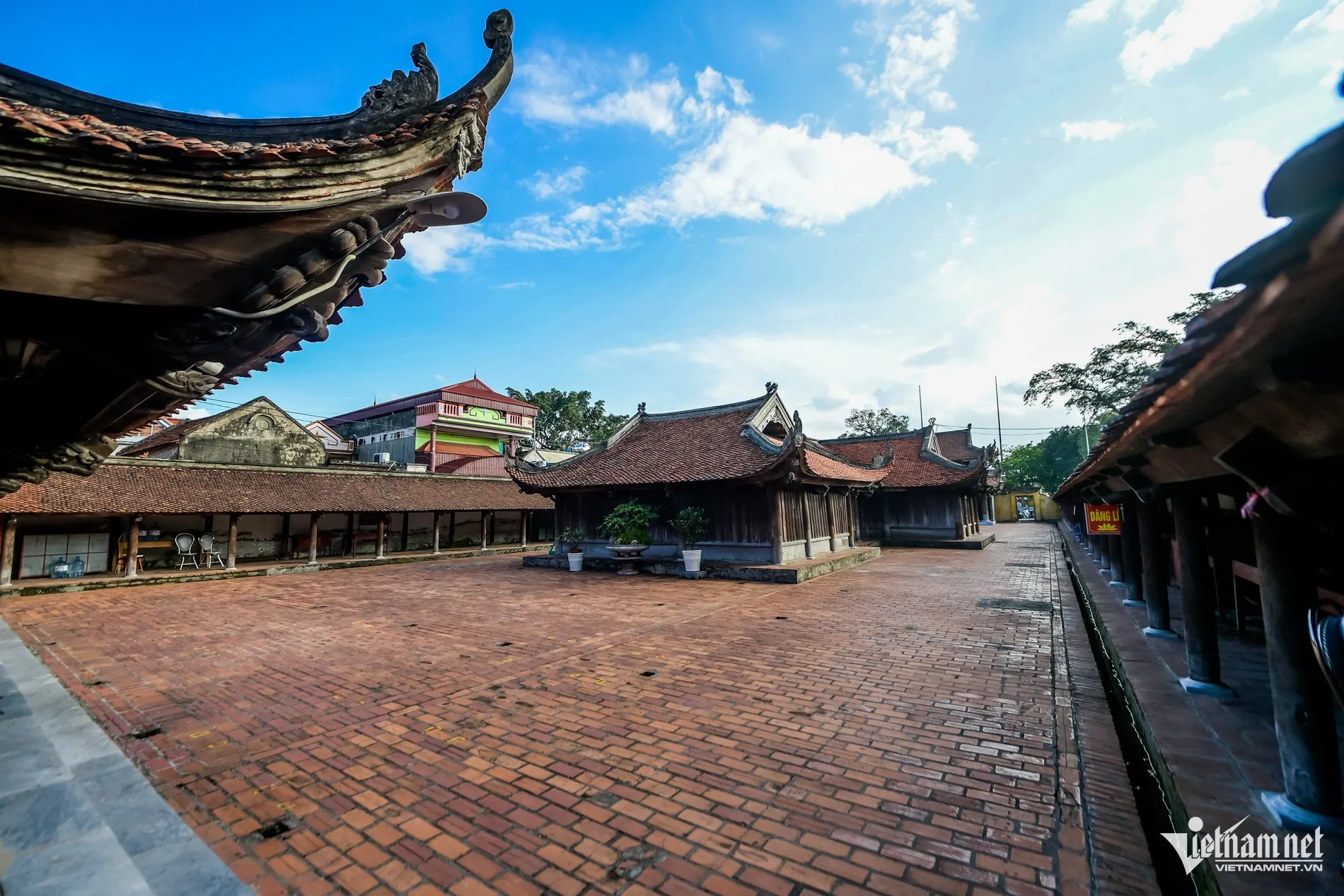Khuôn viên Chùa Keo Hành Thiện