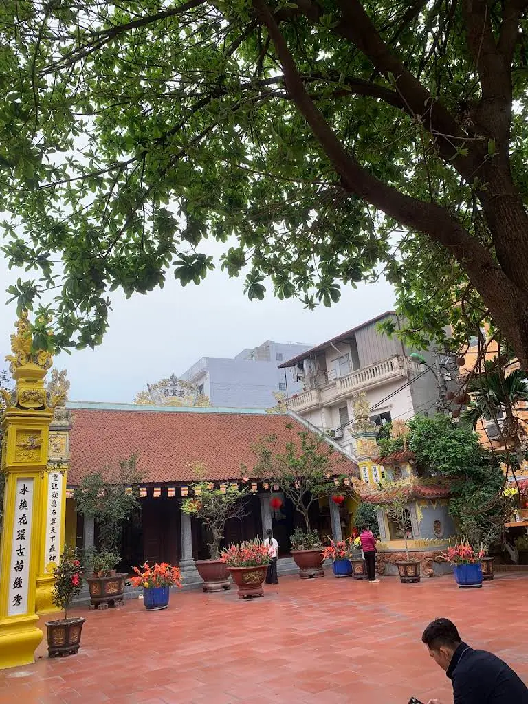Cảnh quan di tích Chùa Sùng Quang