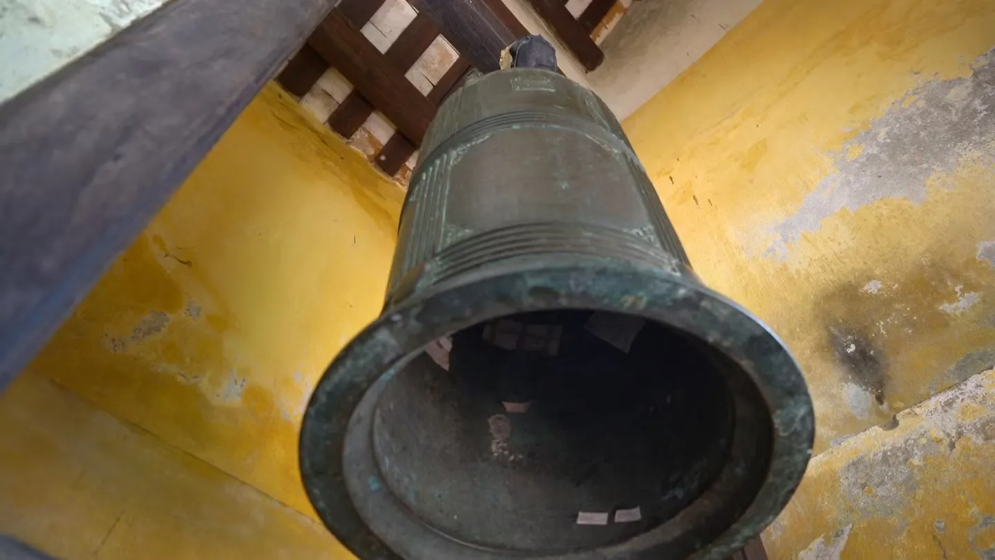 Chuông trong chùa Hải Tạng