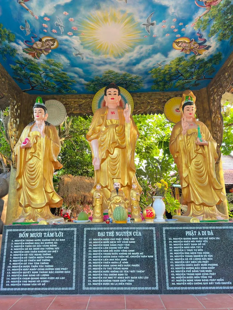 Tượng Phật A Di Đà tại Chùa Từ Phong