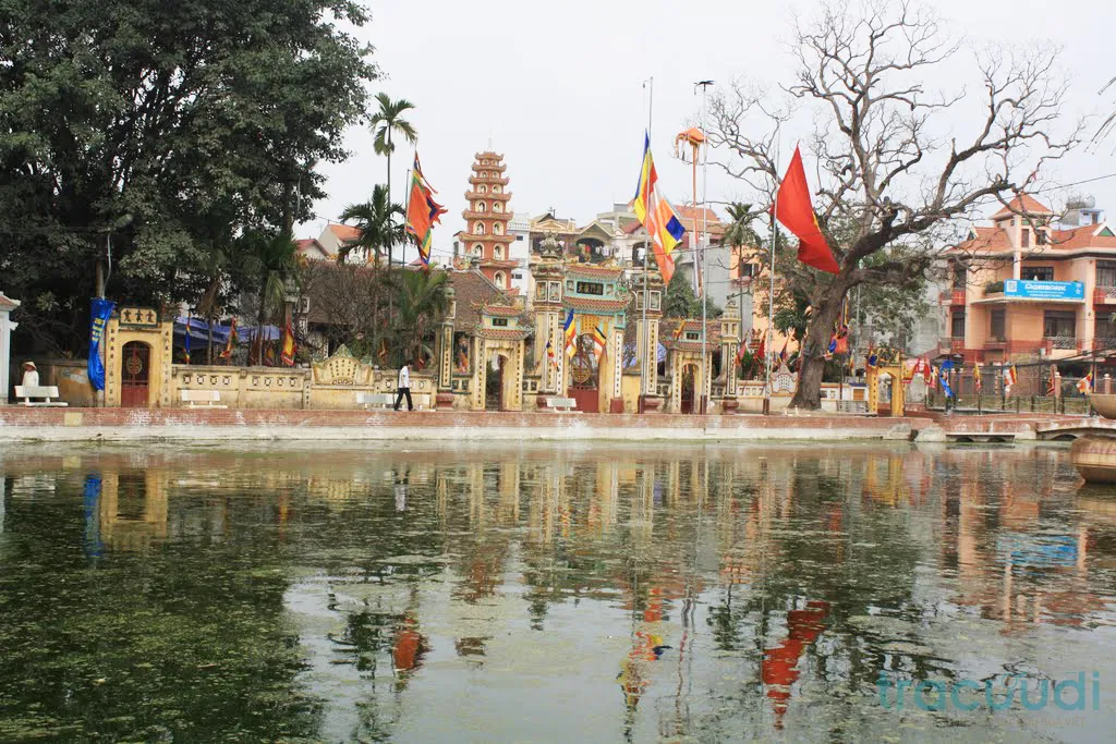 Cổng Chùa Triều Khúc