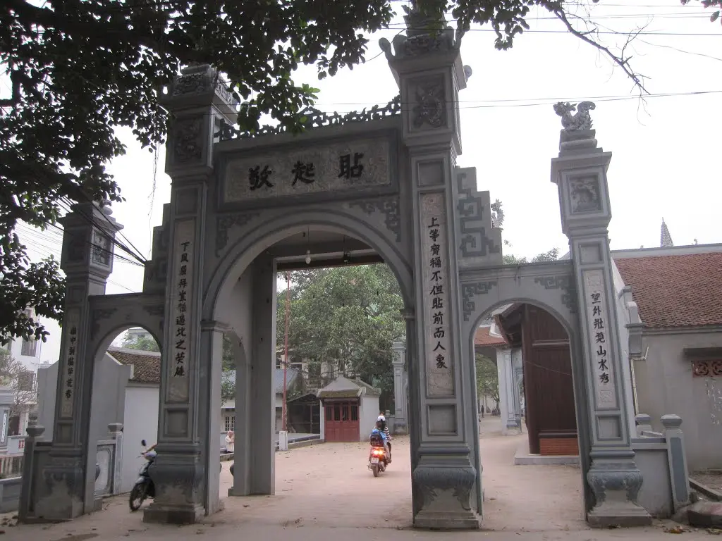 Cổng Đình Phú Gia