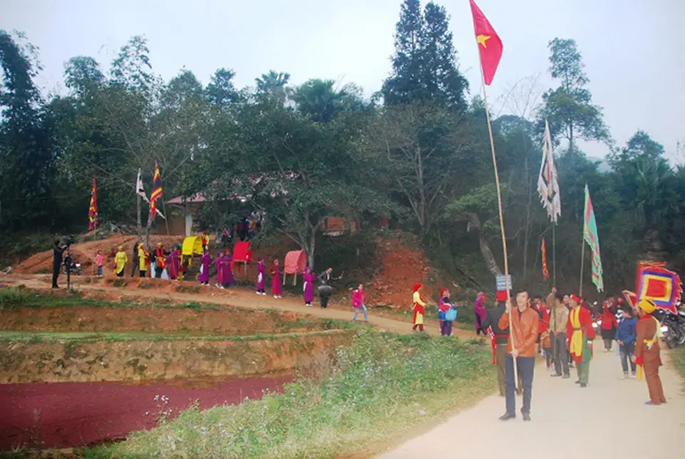 Nghi thức rước kiệu tại Lễ hội Đình làng Dọc