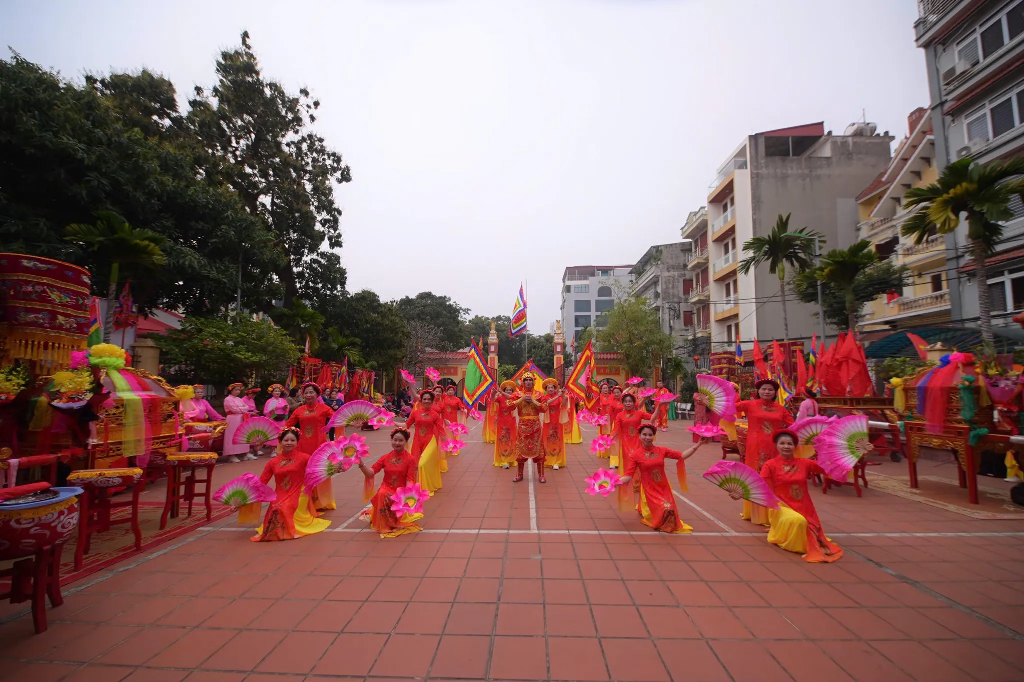 Phần hội đã diễn ra sôi nổi với các hoạt động văn hóa tại Hội đền Sóc (Xuân Đỉnh)