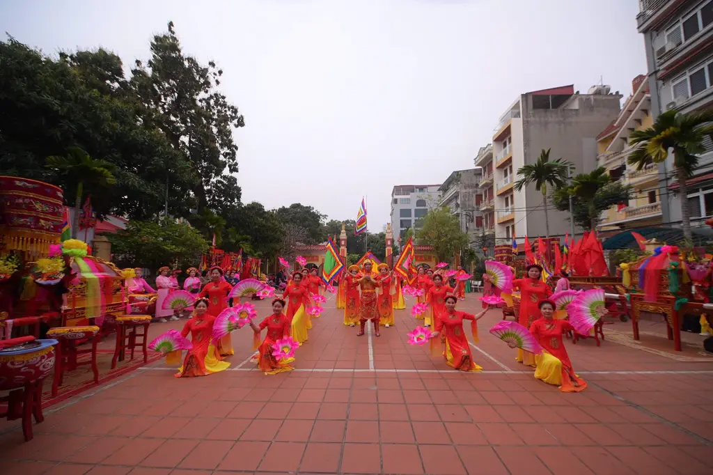Phần hội đã diễn ra sôi nổi với các hoạt động văn hóa tại Hội đền Sóc (Xuân Đỉnh)