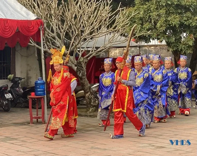 Đội tế lễ trong lễ hội Kỳ phúc làng Phú Khê