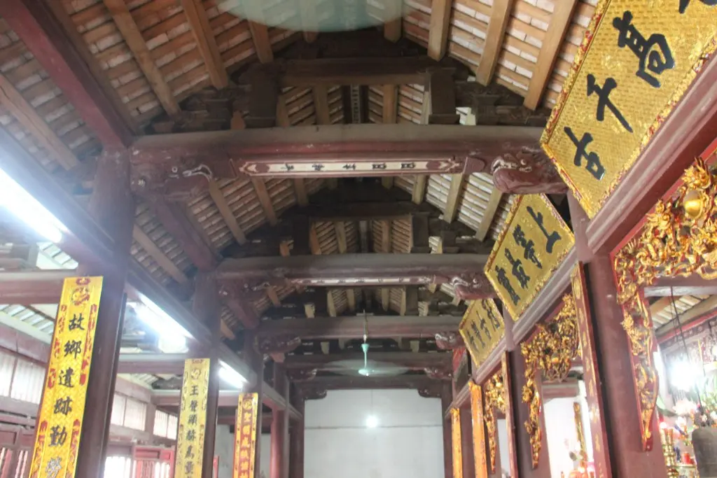 Không gian bên trong Đình Đại Mỗ