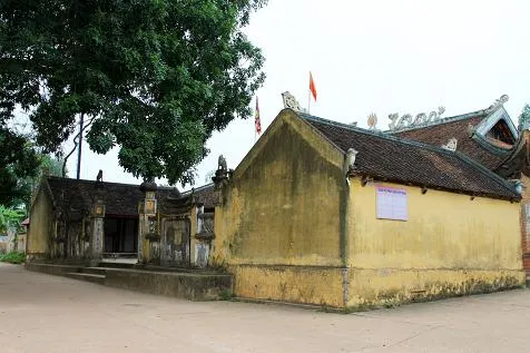 Cảnh quan bên ngoài Đình Viễn Sơn
