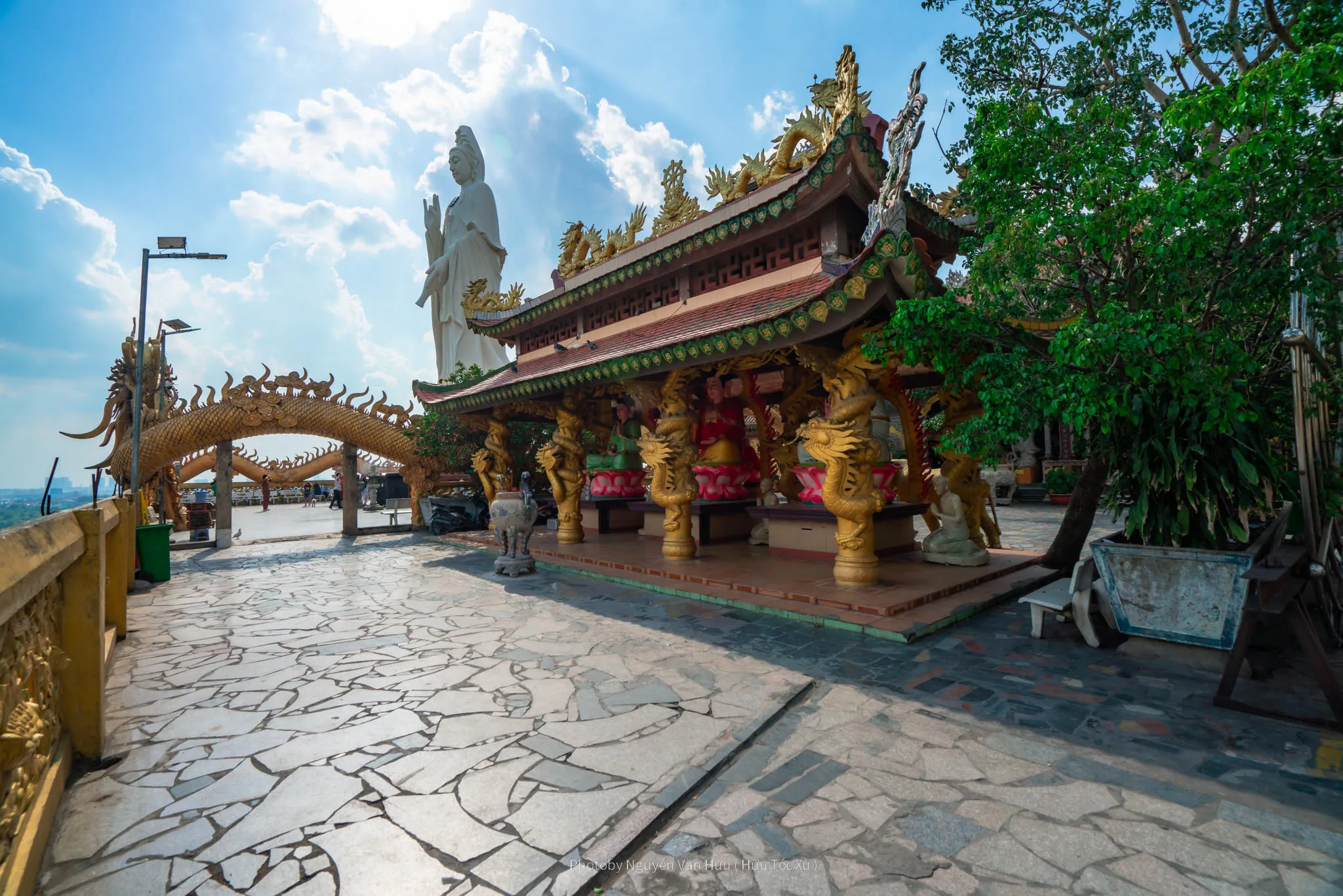 Quang cảnh tại Chùa Châu Thới