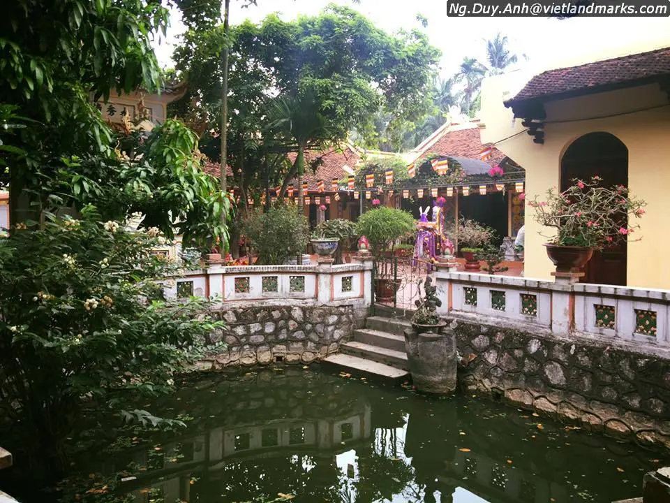 Quang cảnh Chùa Xã Đàn