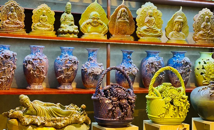 Những tác phẩm gốm phù điêu của Nghệ nhân ưu tú Phạm Văn Tuyên