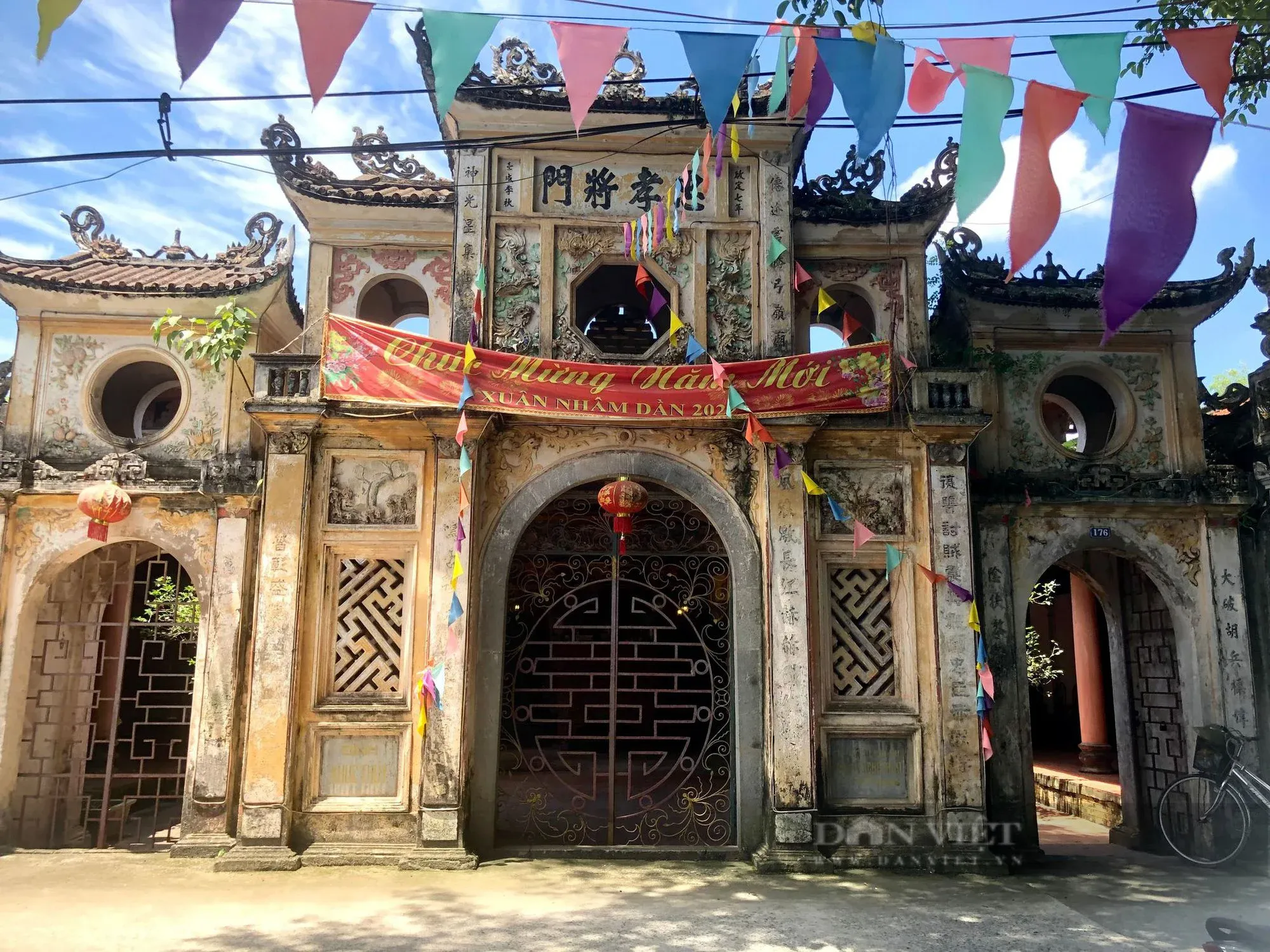 Cổng Đình Khúc Thủy
