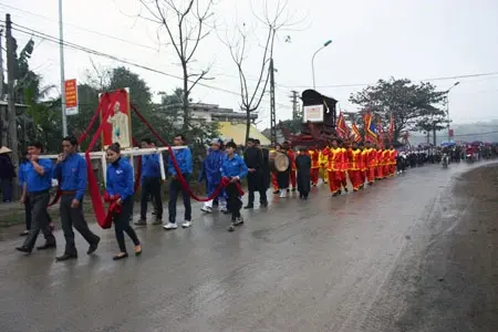 Lễ rước bằng di tích lịch sử văn hóa đền làng Lụi